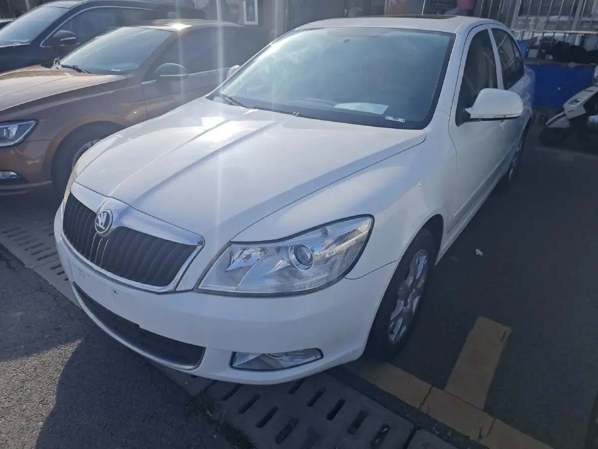 2014 Skoda Octavia 1.6L 105HP L4 6AT