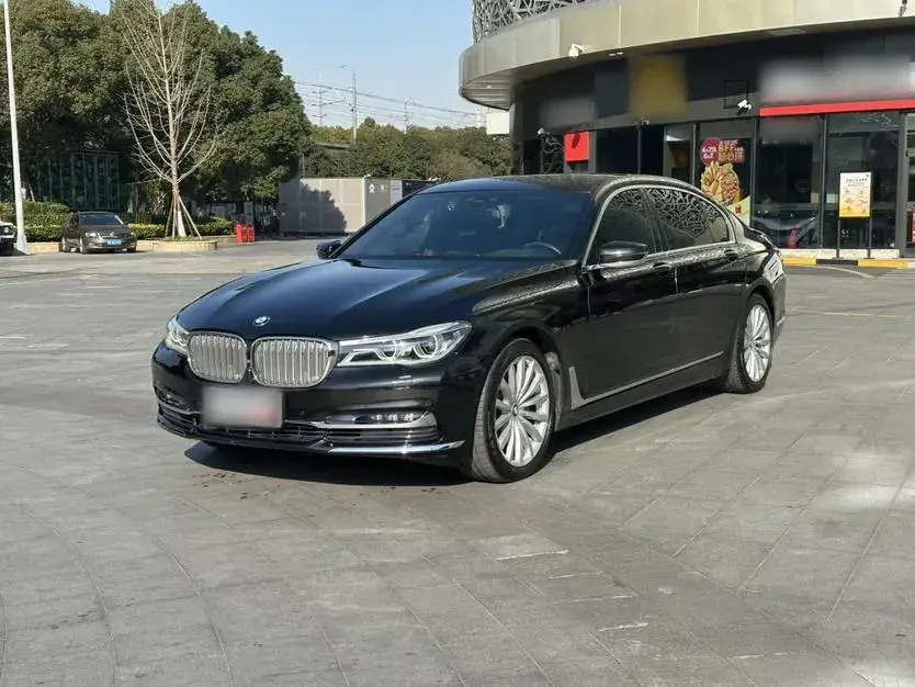 2017 BMW 7 Series 3.0T 326HP L6 8AT