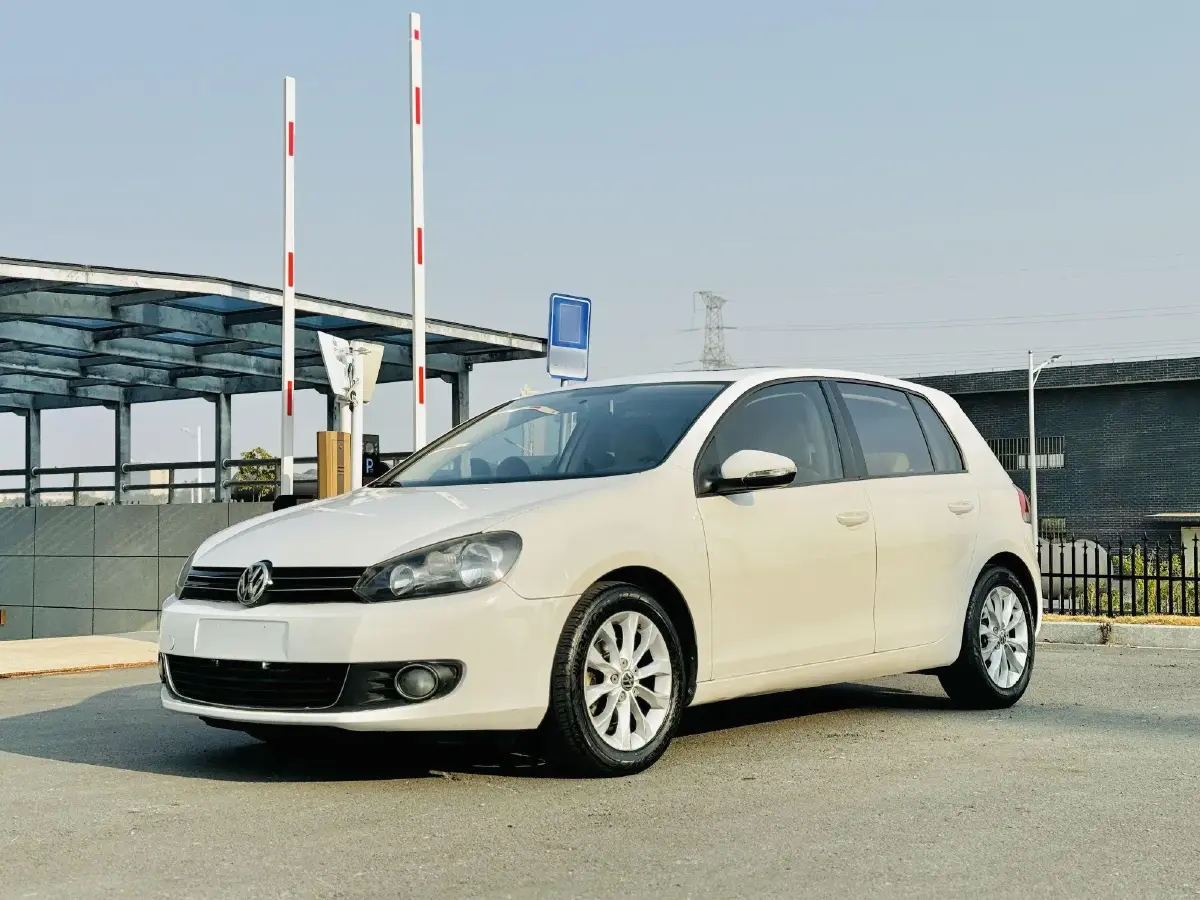 2012 Volkswagen Golf 1.6L 105HP L4 6AT