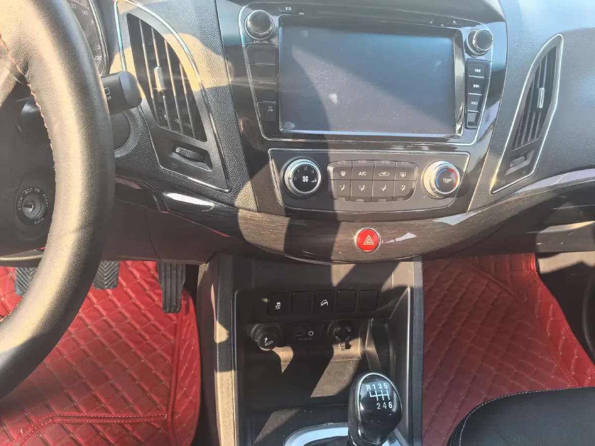 2015 JAC Refine S5 1.5T 174HP L4 6MT,autocango,china used car exporter,china ev exporter,chinese used car exporter,chinese used ev exporter