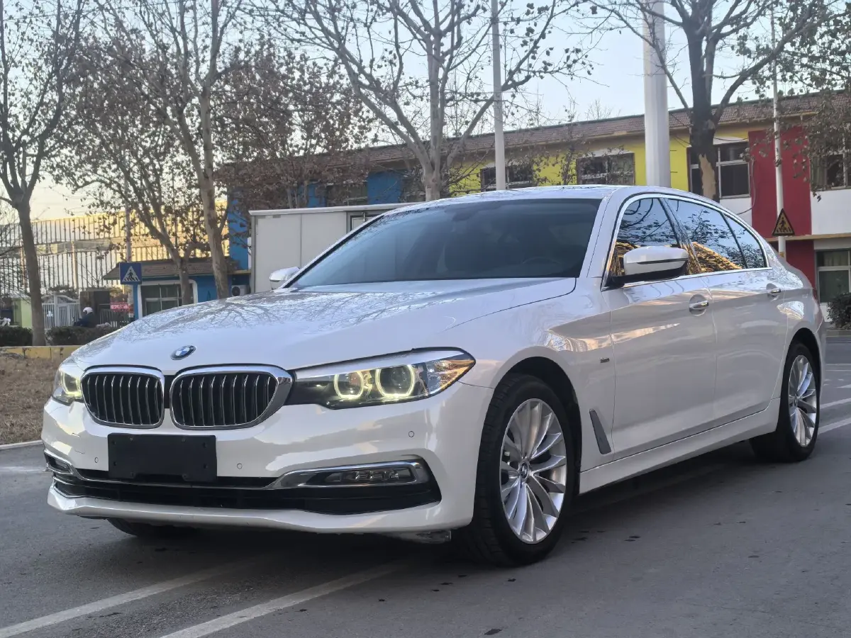 2018 BMW 5 Series 2.0T 184HP L4 8AT