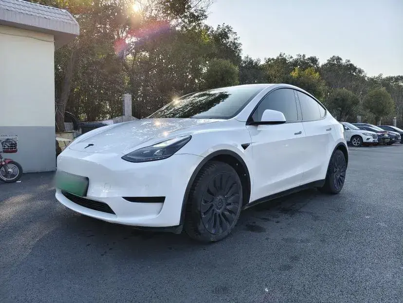 2022 Tesla Model Y BEV 60KWH