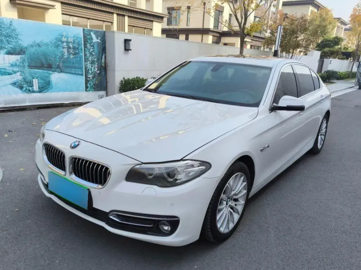 2014 BMW 5 Series 2.0T 218HP L4 8AT