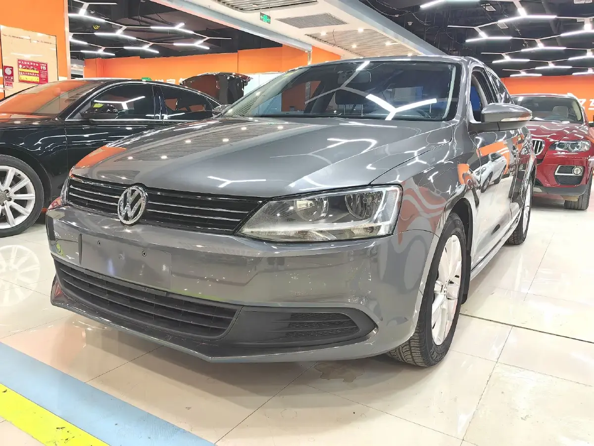 2014 Volkswagen Sagitar 1.4T 131HP L4 7DCT