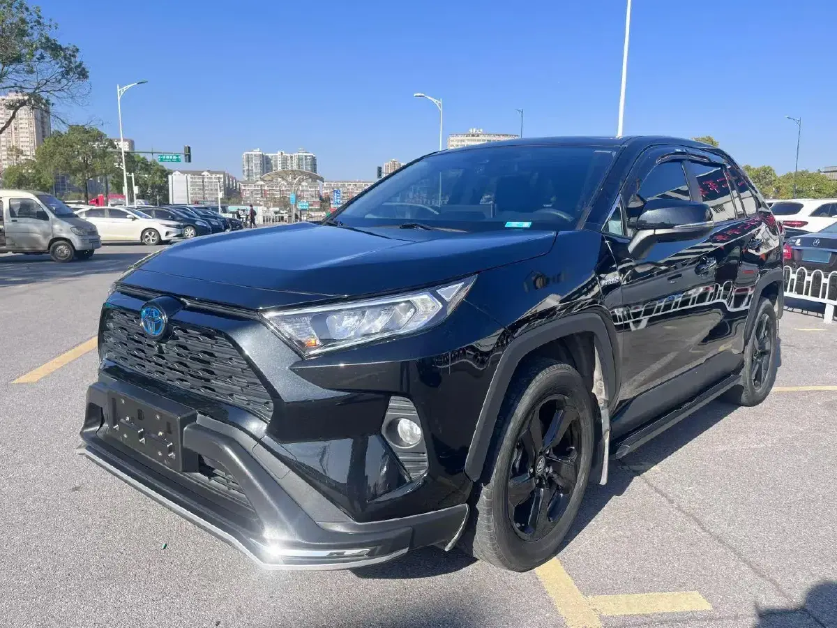 2020 Toyota RAV4 2.5L 178HP L4 E-CVT Hybrid