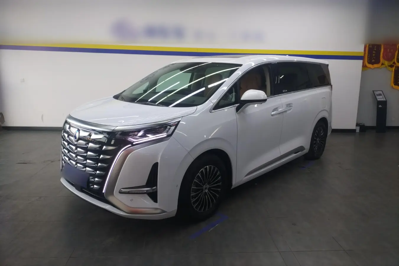 2022 Denza D9 1.5T 139HP L4 E-CVT PHEV 40.06KWH