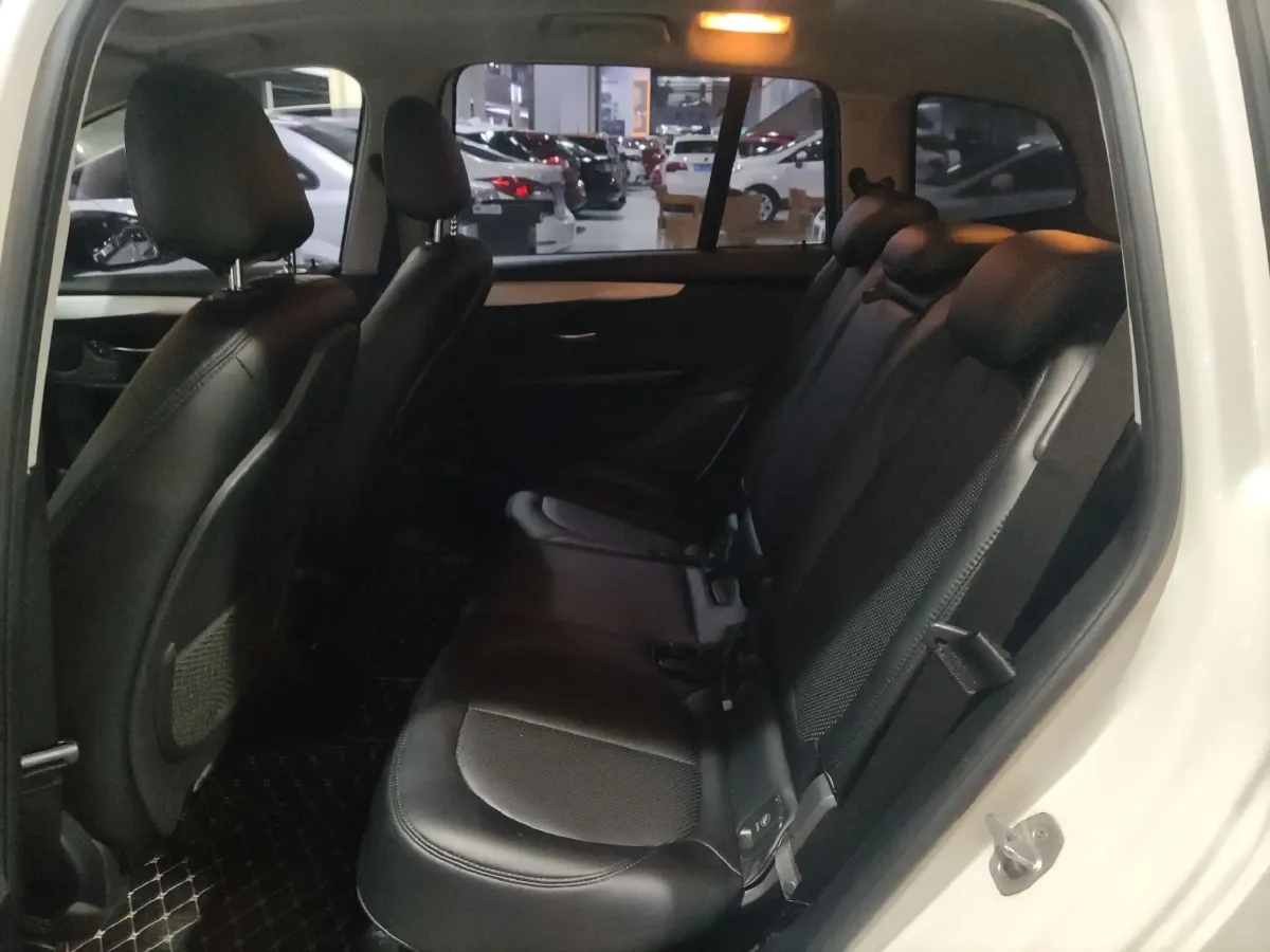2015 BMW 2 Series SUV 1.5T 136HP L3 6AT,autocango,china used car exporter,china ev exporter,chinese used car exporter,chinese used ev exporter