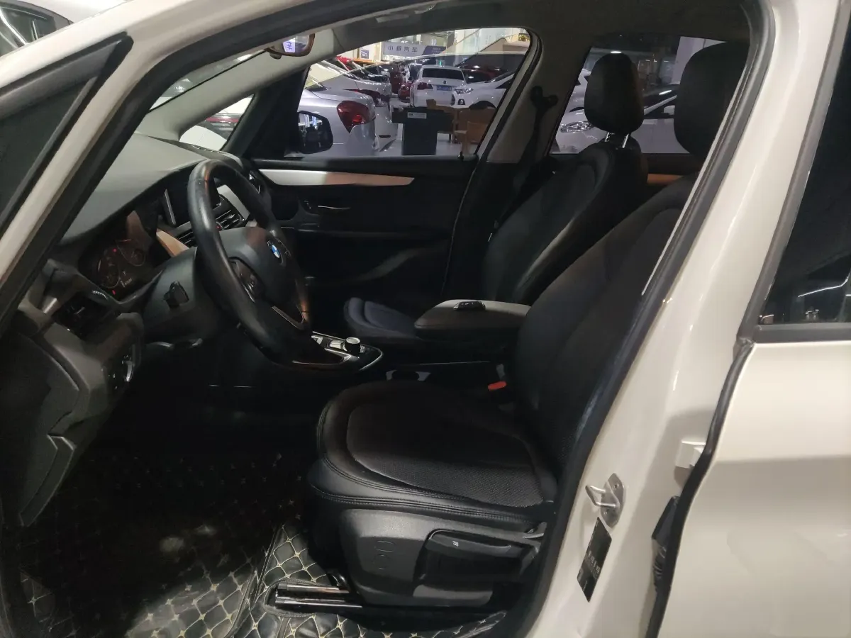 2015 BMW 2 Series SUV 1.5T 136HP L3 6AT,autocango,china used car exporter,china ev exporter,chinese used car exporter,chinese used ev exporter