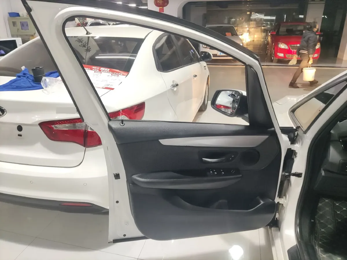 2015 BMW 2 Series SUV 1.5T 136HP L3 6AT,autocango,china used car exporter,china ev exporter,chinese used car exporter,chinese used ev exporter