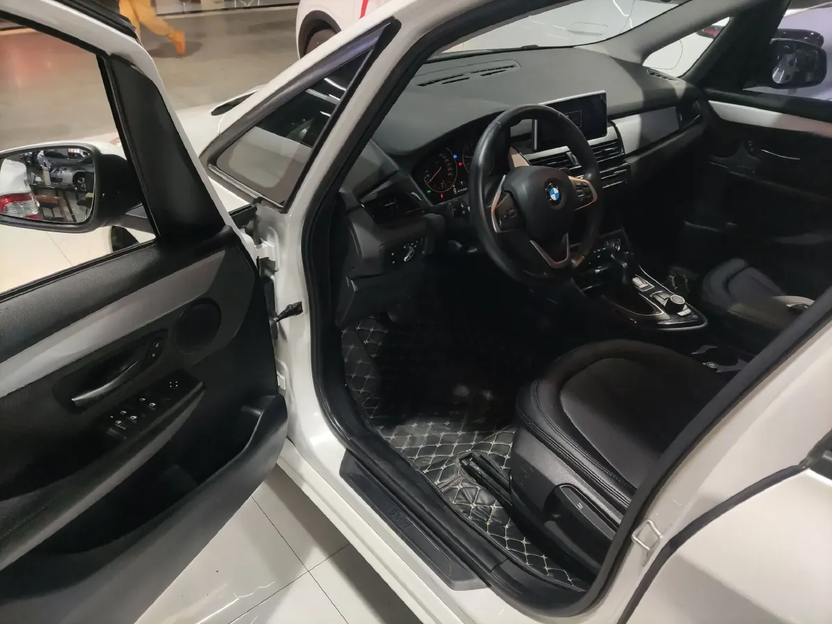 2015 BMW 2 Series SUV 1.5T 136HP L3 6AT,autocango,china used car exporter,china ev exporter,chinese used car exporter,chinese used ev exporter