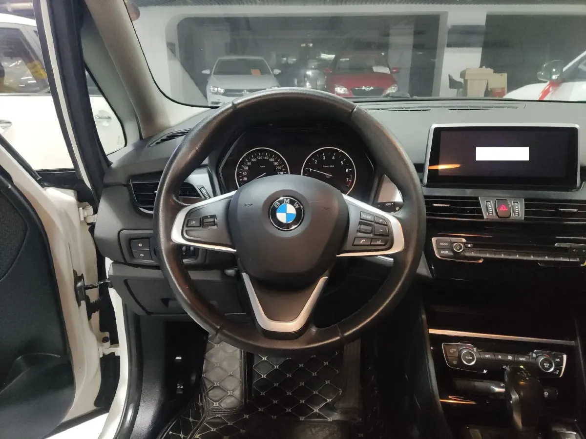 2015 BMW 2 Series SUV 1.5T 136HP L3 6AT,autocango,china used car exporter,china ev exporter,chinese used car exporter,chinese used ev exporter