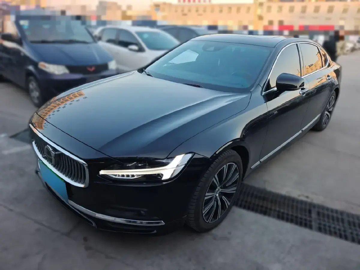 2021 Volvo S90 2.0T 250HP L4 8AT