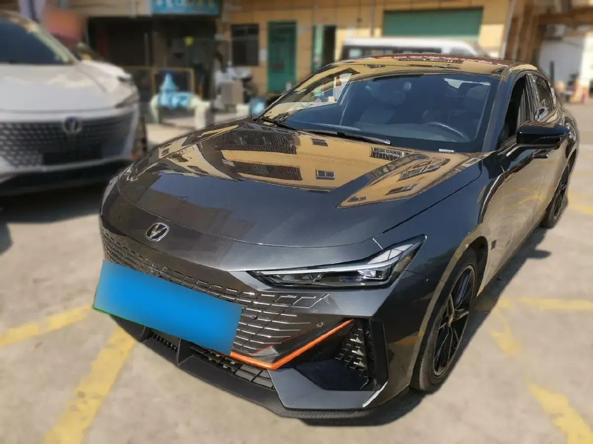 2022 ChangAn UNI-V 1.5T 188HP L4 7DCT