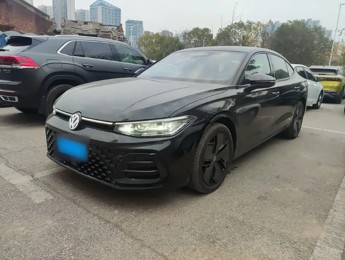 2025 Volkswagen Passat 2.0T 220HP L4 7DCT