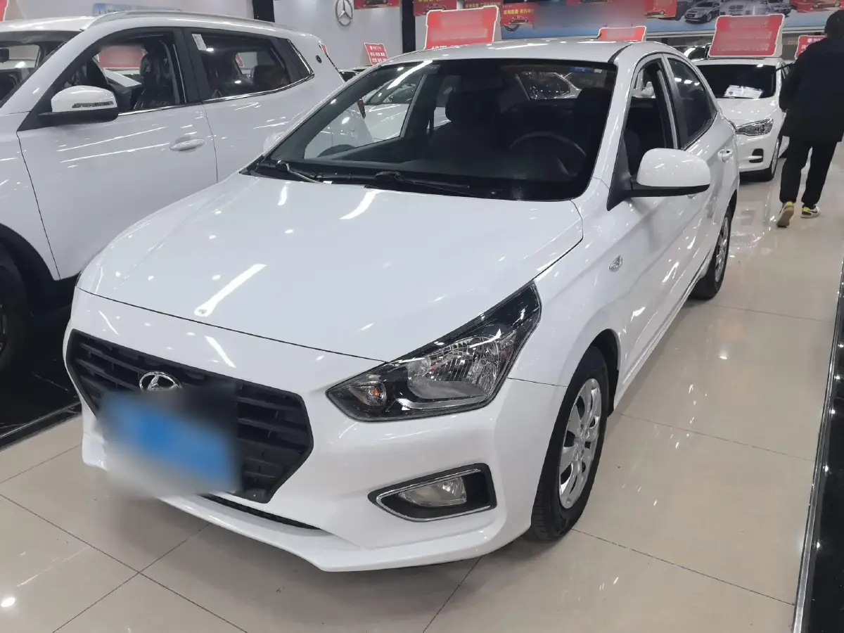 2017 Hyundai Reina 1.4L 95HP L4 5MT