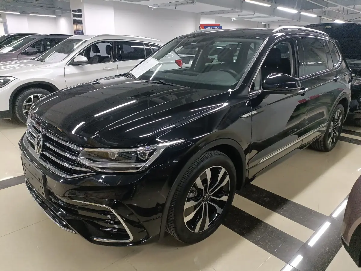 2023 Volkswagen Tiguan L 2.0T 186HP L4 7DCT