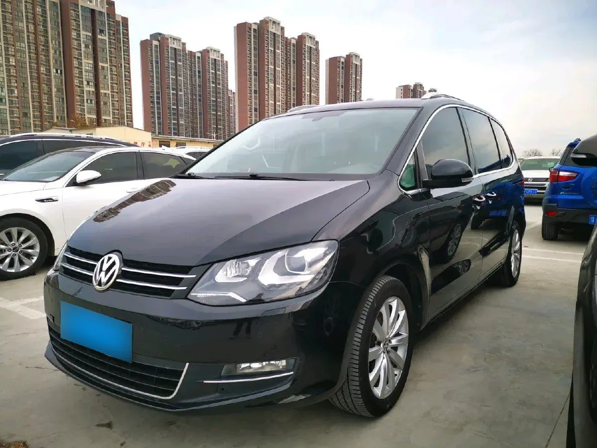 2013 Volkswagen Sharan 2.0T 200HP L4 6DCT