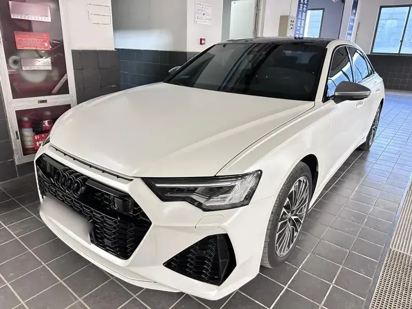 2020 Audi A6L 2.0T 252HP L4 7DCT PHEV 14.1KWH