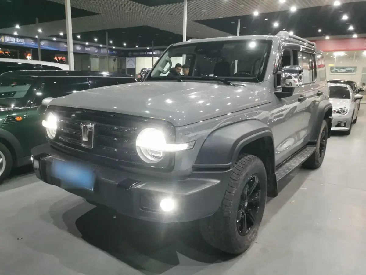 2023 Tank 300 2.0T 227HP L4 8AT