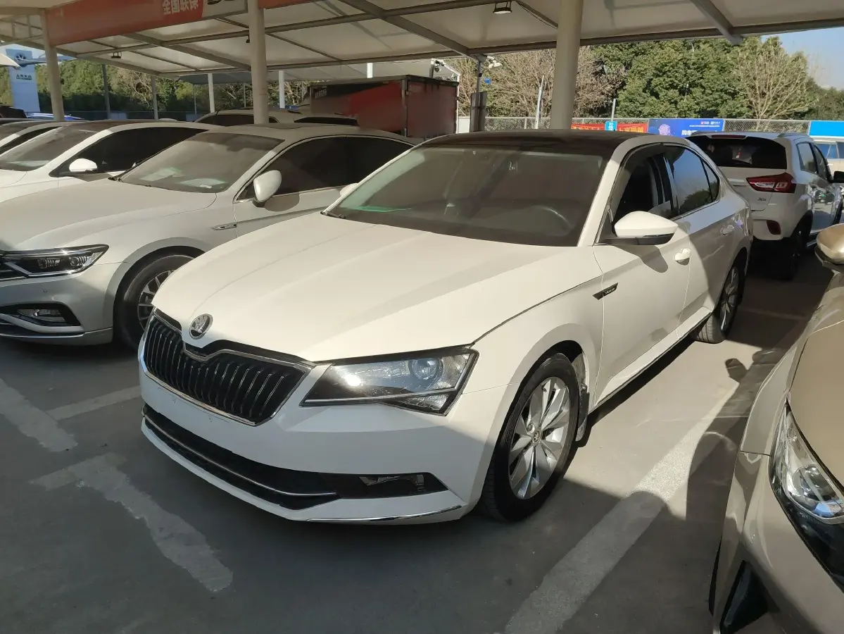 2016 Skoda Superb 1.4T 150HP L4 7DCT