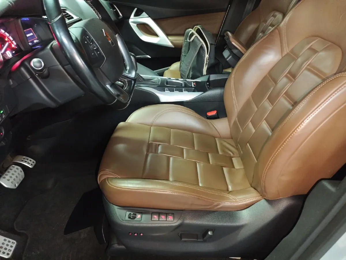 2013 DS 5 1.6T 200HP L4 6AT,autocango,china used car exporter,china ev exporter,chinese used car exporter,chinese used ev exporter