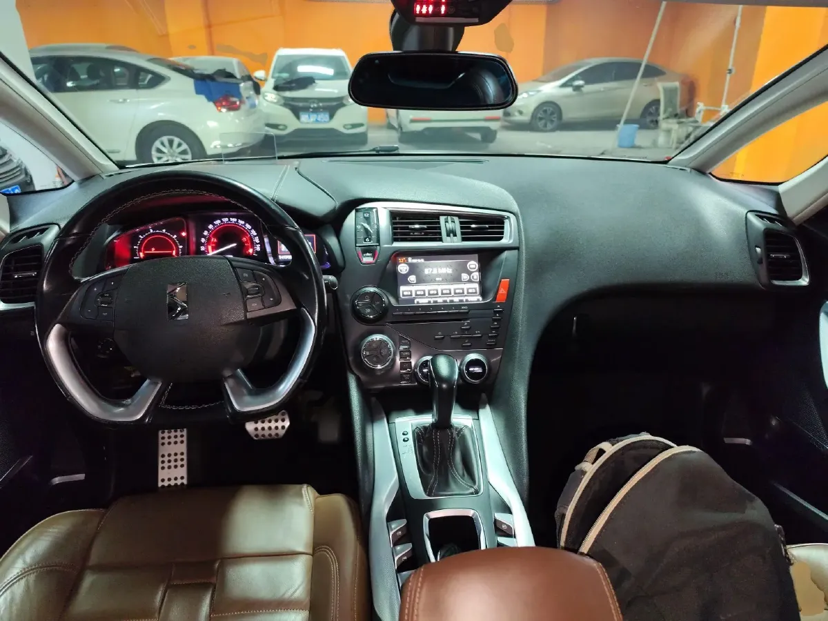 2013 DS 5 1.6T 200HP L4 6AT,autocango,china used car exporter,china ev exporter,chinese used car exporter,chinese used ev exporter