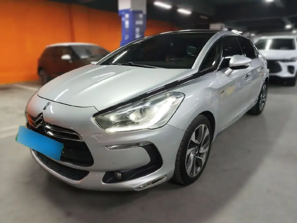2013 DS 5 1.6T 200HP L4 6AT