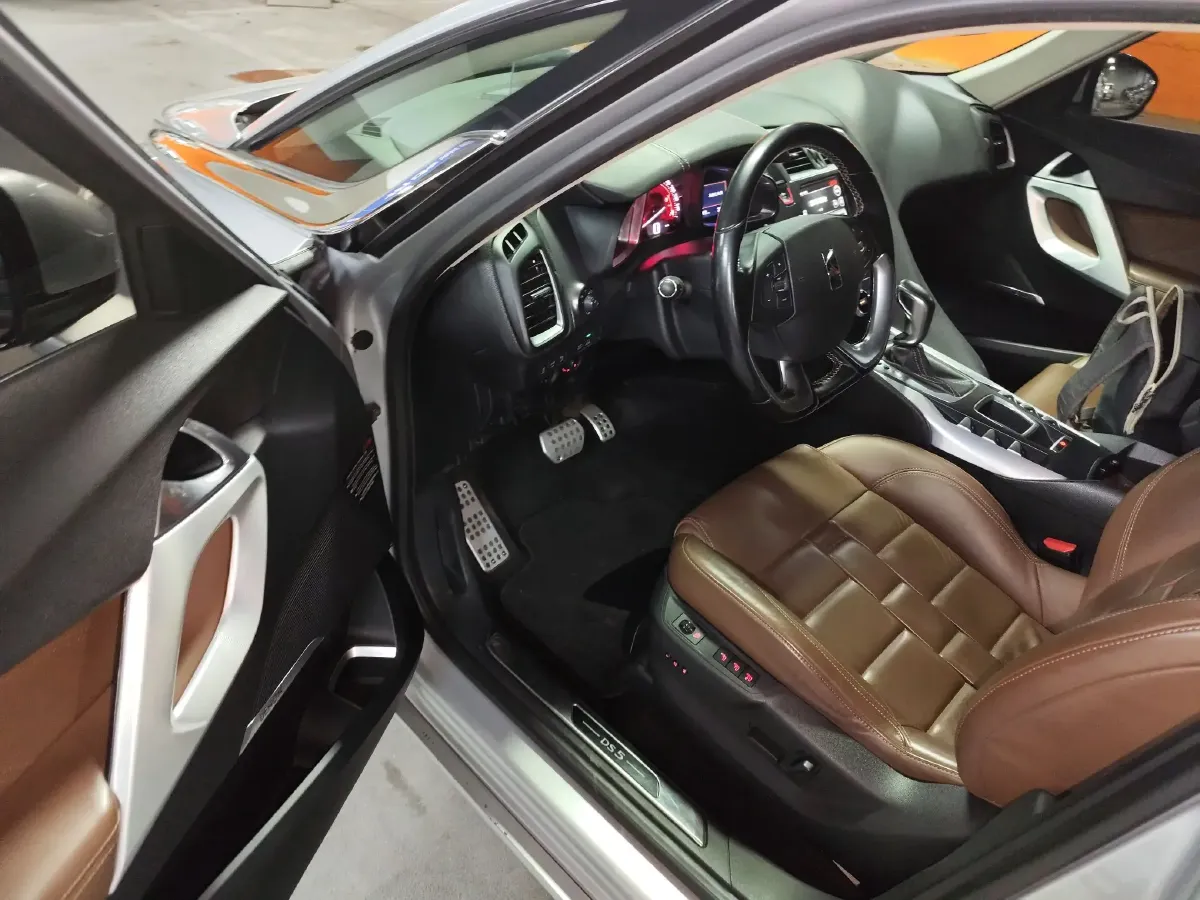 2013 DS 5 1.6T 200HP L4 6AT,autocango,china used car exporter,china ev exporter,chinese used car exporter,chinese used ev exporter