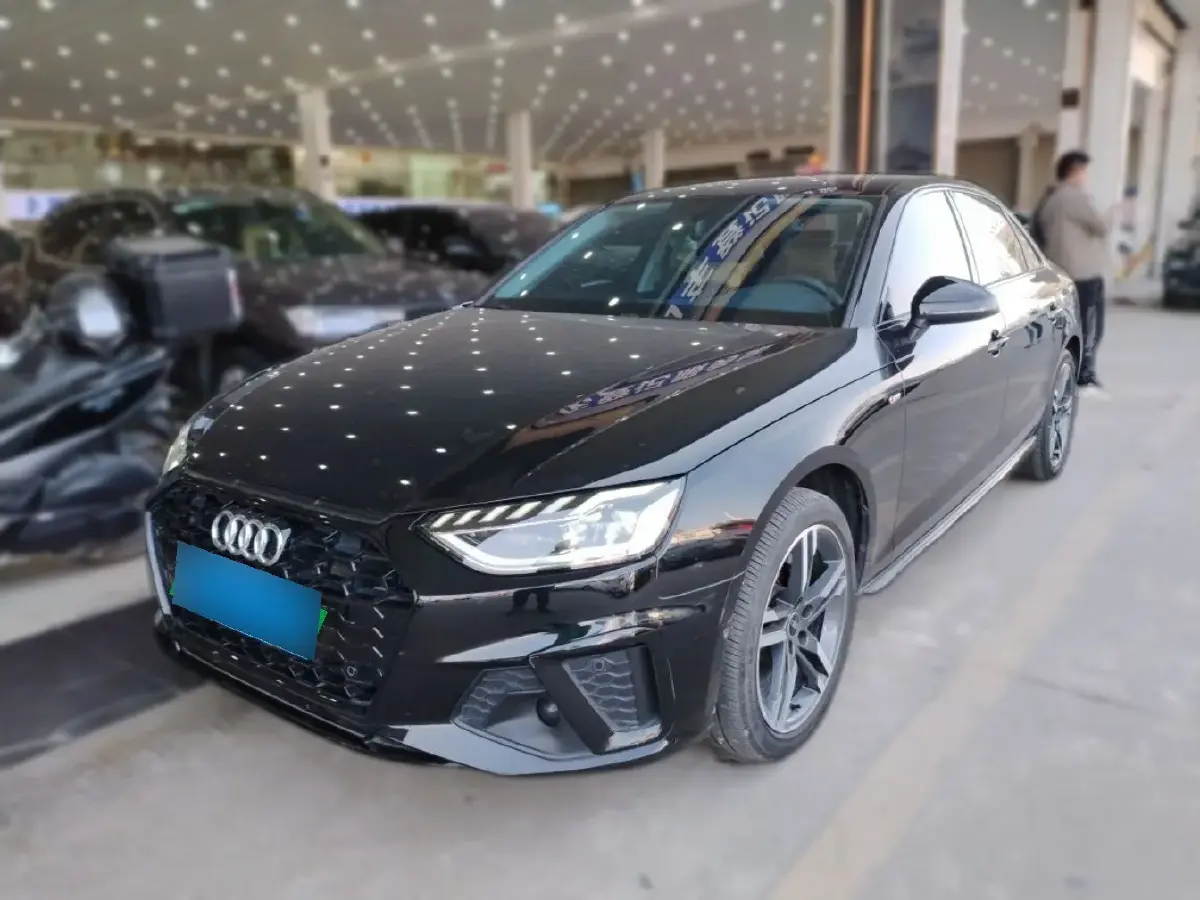 2022 Audi A4L 2.0T 190HP L4 7DCT