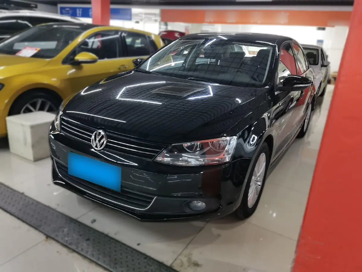 2014 Volkswagen Sagitar 1.4T 131HP L4 5MT