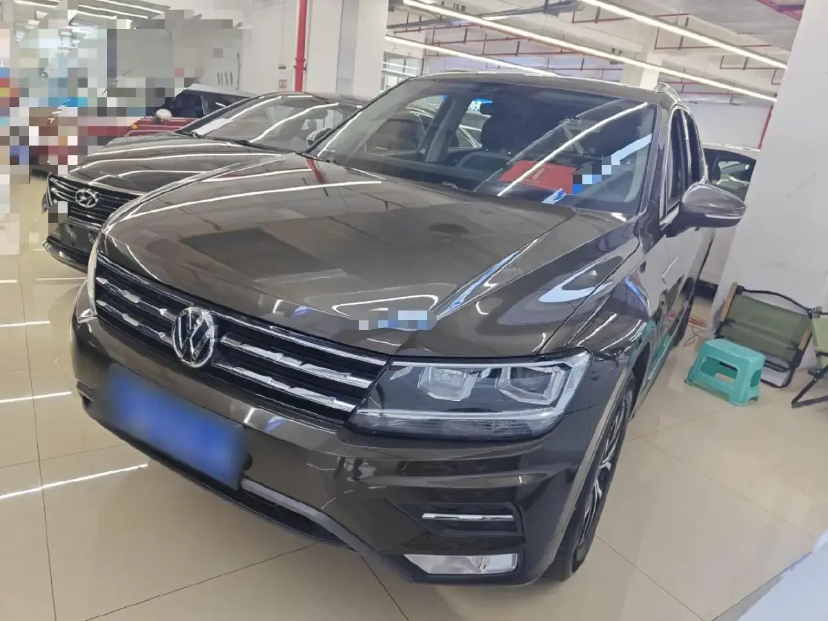 2017 Volkswagen Tiguan L 1.8T 180HP L4 7DCT