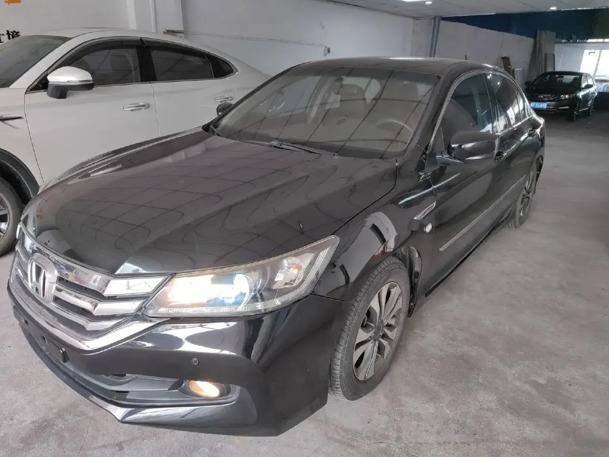 2015 Honda Accord 2.0L 155HP L4 CVT