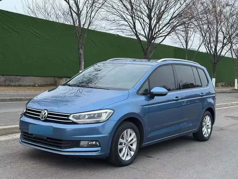 2016 Volkswagen Touran 1.4T 150HP L4 7DCT