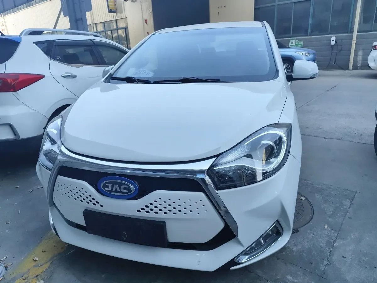 2019 JAC iEV7 BEV 35.2KWH,autocango,china used car exporter,china ev exporter,chinese used car exporter,chinese used ev exporter
