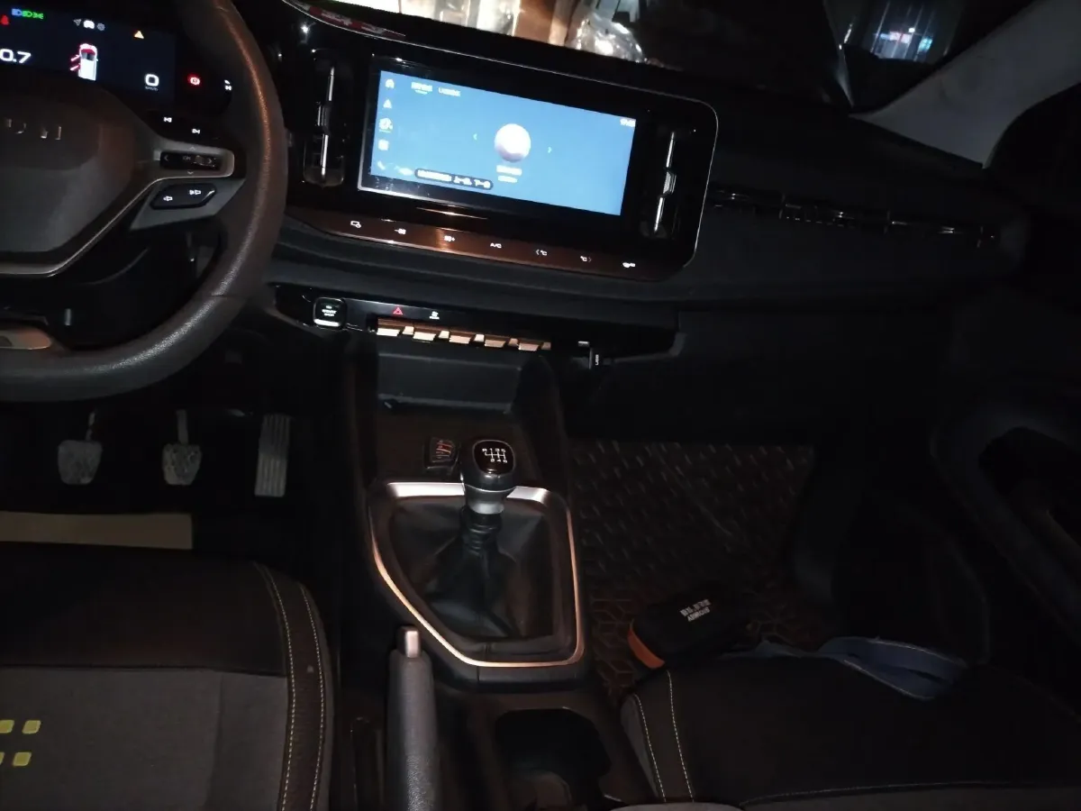 2019 BaoJun RM-5 1.5T 147HP L4 6MT,autocango,china used car exporter,china ev exporter,chinese used car exporter,chinese used ev exporter