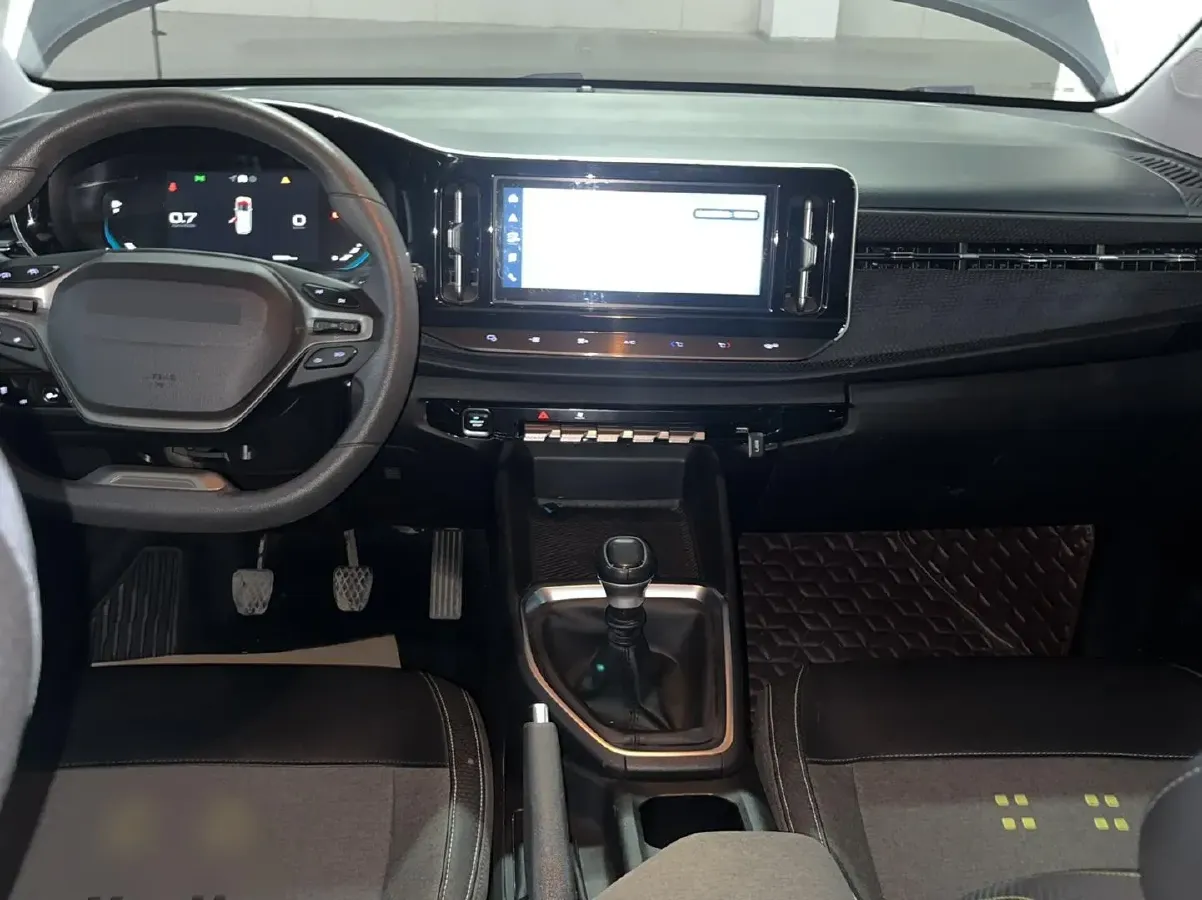 2019 BaoJun RM-5 1.5T 147HP L4 6MT,autocango,china used car exporter,china ev exporter,chinese used car exporter,chinese used ev exporter