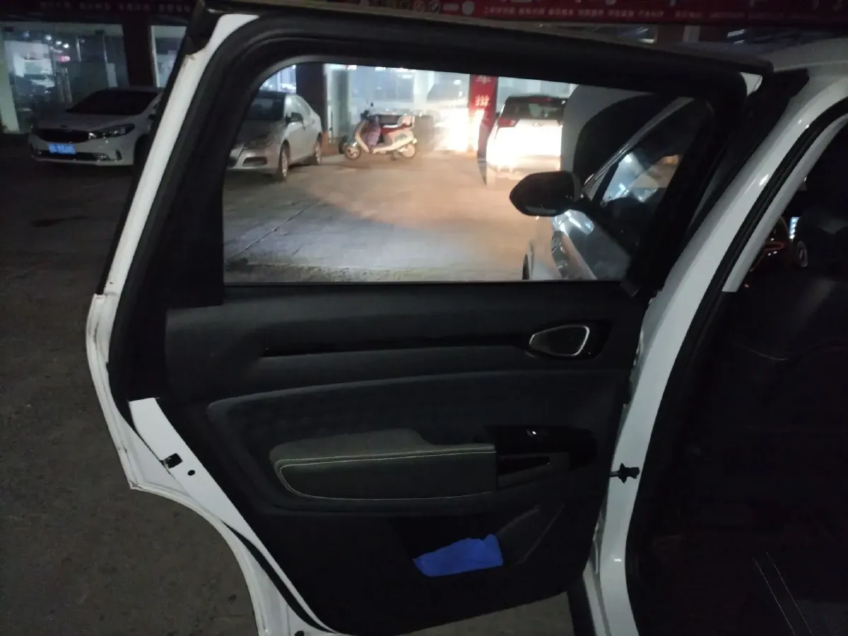 2019 BaoJun RM-5 1.5T 147HP L4 6MT,autocango,china used car exporter,china ev exporter,chinese used car exporter,chinese used ev exporter