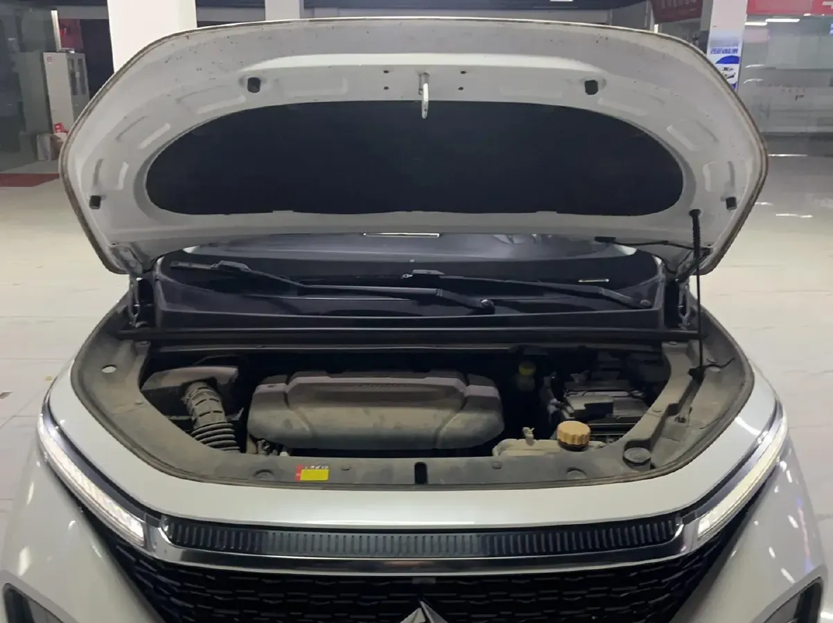 2019 BaoJun RM-5 1.5T 147HP L4 6MT,autocango,china used car exporter,china ev exporter,chinese used car exporter,chinese used ev exporter