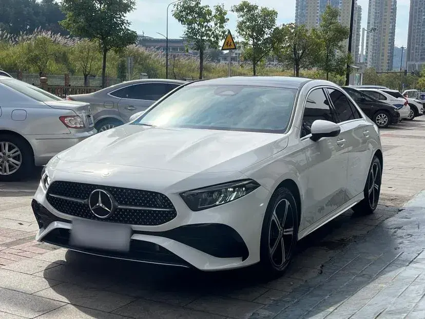 2023 Mercedes-Benz A Class 1.3T 163HP L4 7DCT