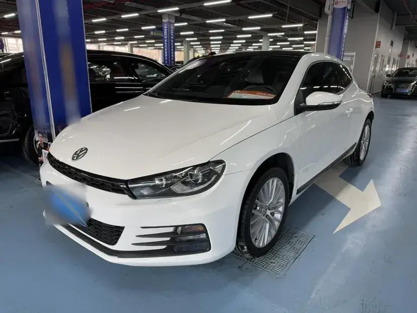 2015 Volkswagen Scirocco 2.0T 211HP L4 6DCT
