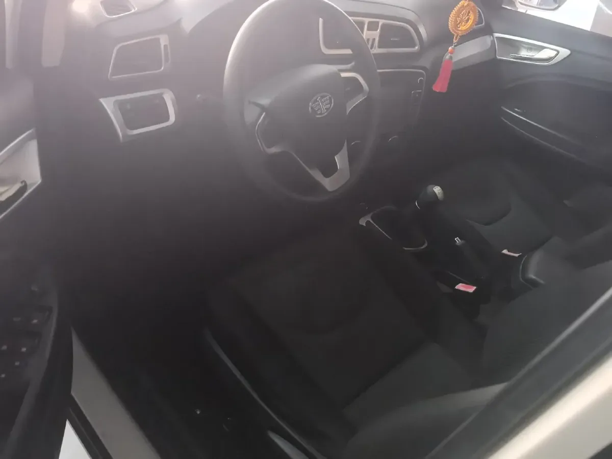 2015 FAW Jumpal D60 1.5L 102HP L4 5MT,autocango,china used car exporter,china ev exporter,chinese used car exporter,chinese used ev exporter