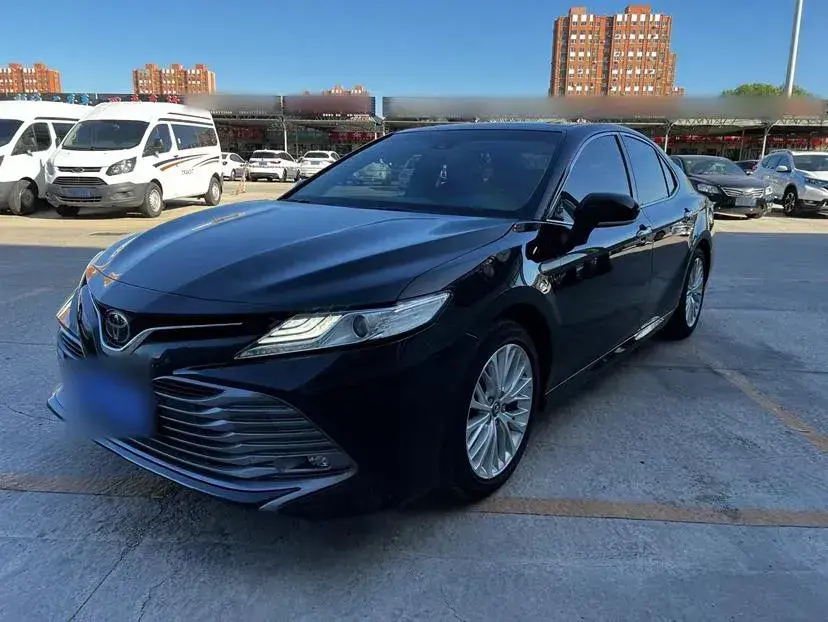 2018 Toyota Camry 2.5L 209HP L4 8AT