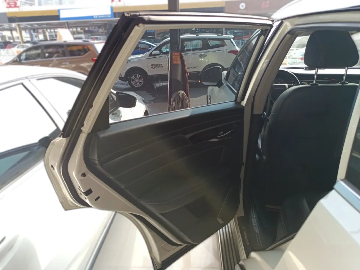 2021 Venucia Star 1.5T 190HP L4 7DCT,autocango,china used car exporter,china ev exporter,chinese used car exporter,chinese used ev exporter