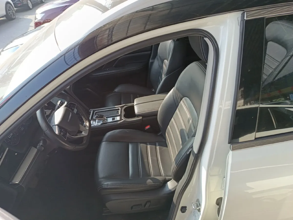 2021 Venucia Star 1.5T 190HP L4 7DCT,autocango,china used car exporter,china ev exporter,chinese used car exporter,chinese used ev exporter