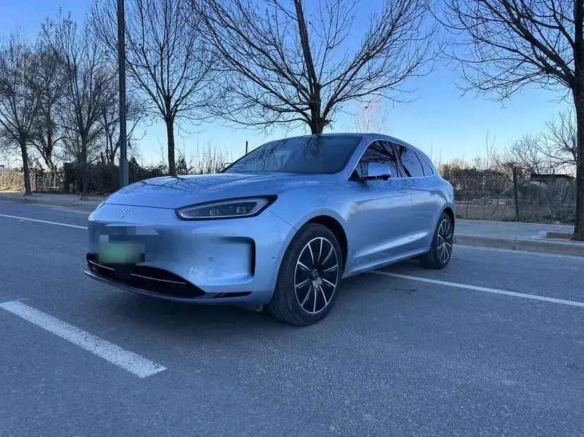 2022 HIMA M5 BEV 80KWH