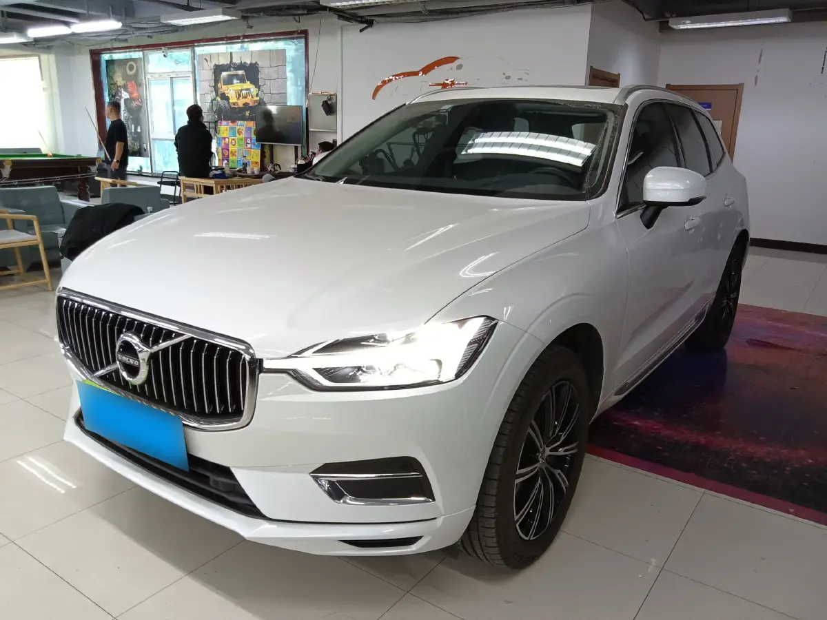 2021 Volvo XC60 2.0T 250HP L4 8AT