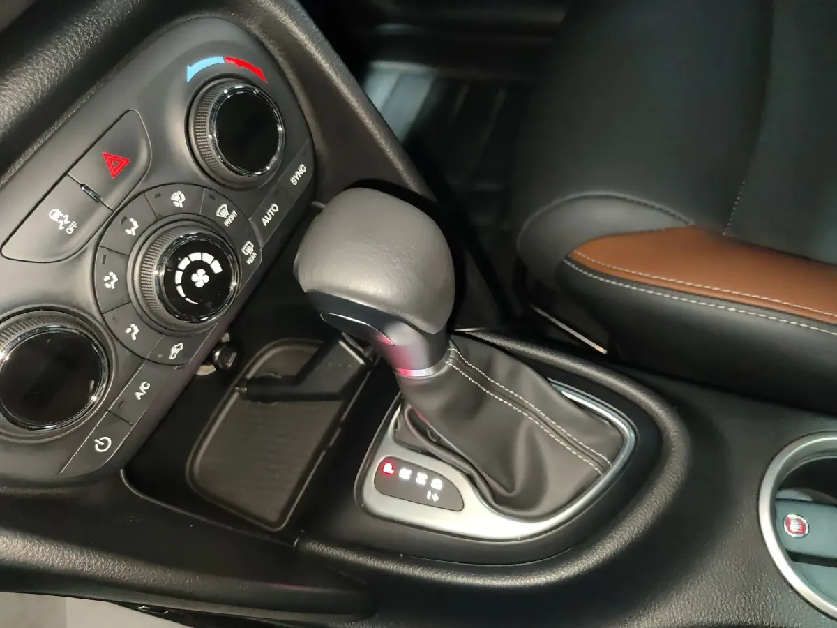 2015 Fiat Viaggio 1.4T 120HP L4 7DCT,autocango,china used car exporter,china ev exporter,chinese used car exporter,chinese used ev exporter