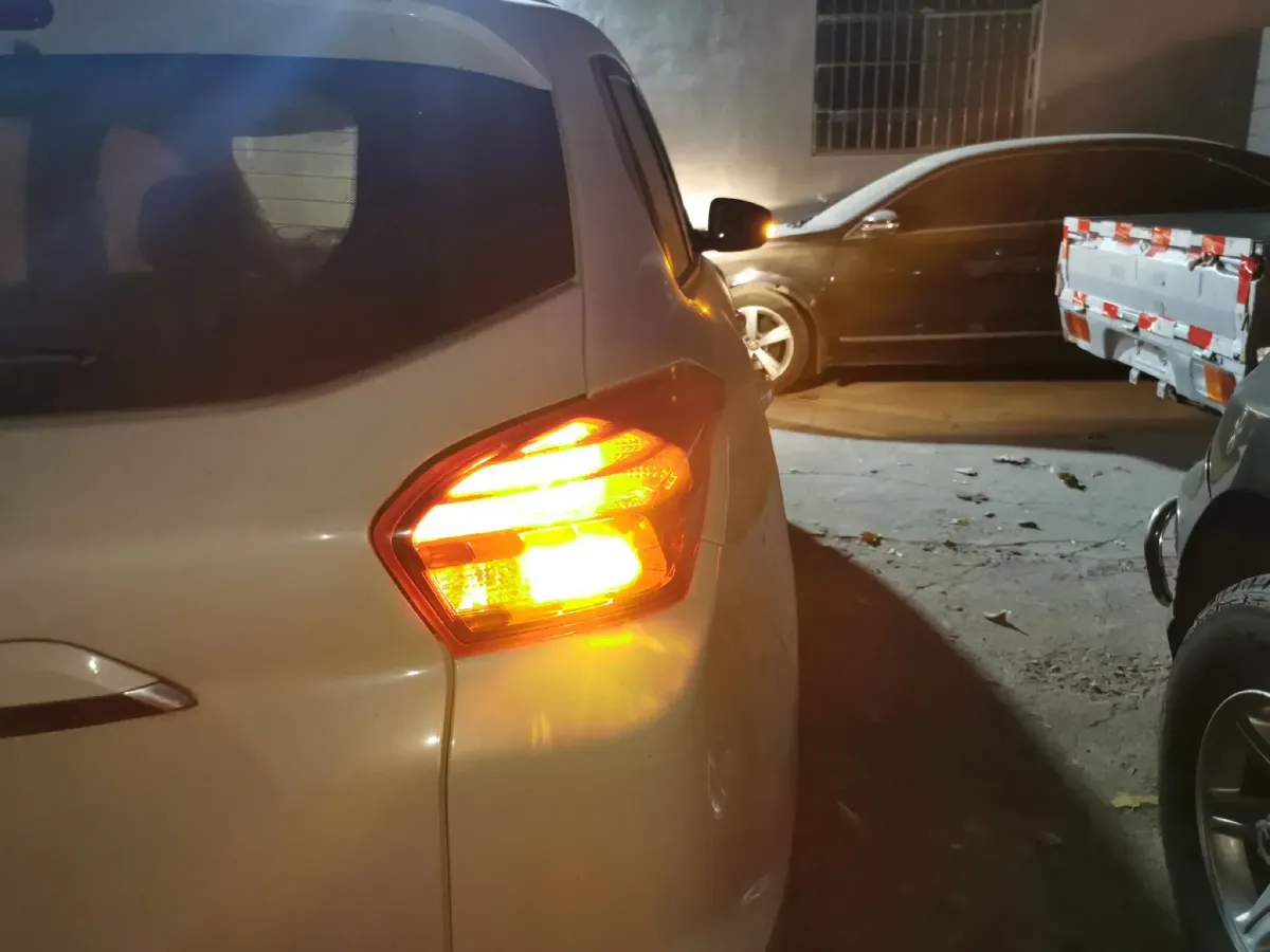 2016 BeiJing Auto Senova X35 1.5L 116HP L4 5MT,autocango,china used car exporter,china ev exporter,chinese used car exporter,chinese used ev exporter