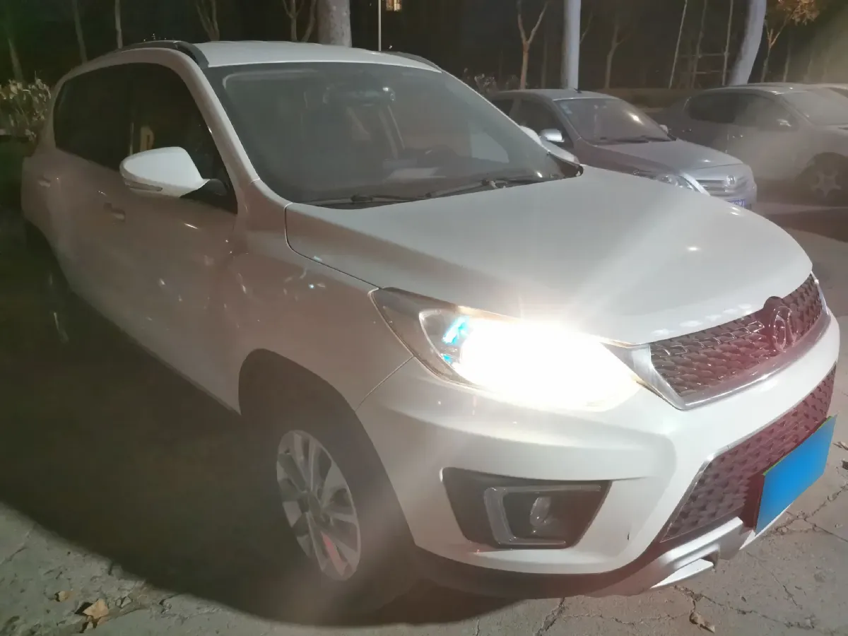 2016 BeiJing Auto Senova X35 1.5L 116HP L4 5MT,autocango,china used car exporter,china ev exporter,chinese used car exporter,chinese used ev exporter