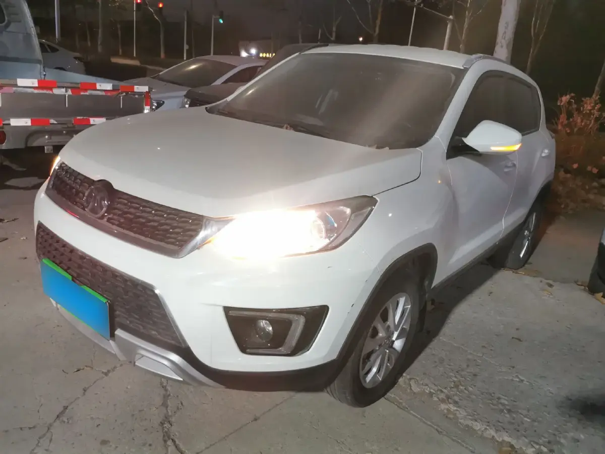 2016 BeiJing Auto Senova X35 1.5L 116HP L4 5MT